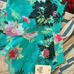 Billabong shorts, size M multi color w/flower prin